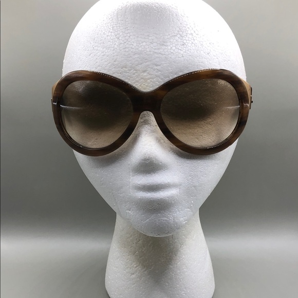 TOM FORD ELISABETH TF27 Sunglasses in color 376 Brown Gradient Oversized Shield. - Picture 12 of 14
